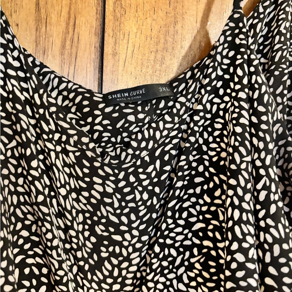 Women’s Plus Size Dress 3x Black and White Adjustable Spaghetti Straps - Picture 4 of 4